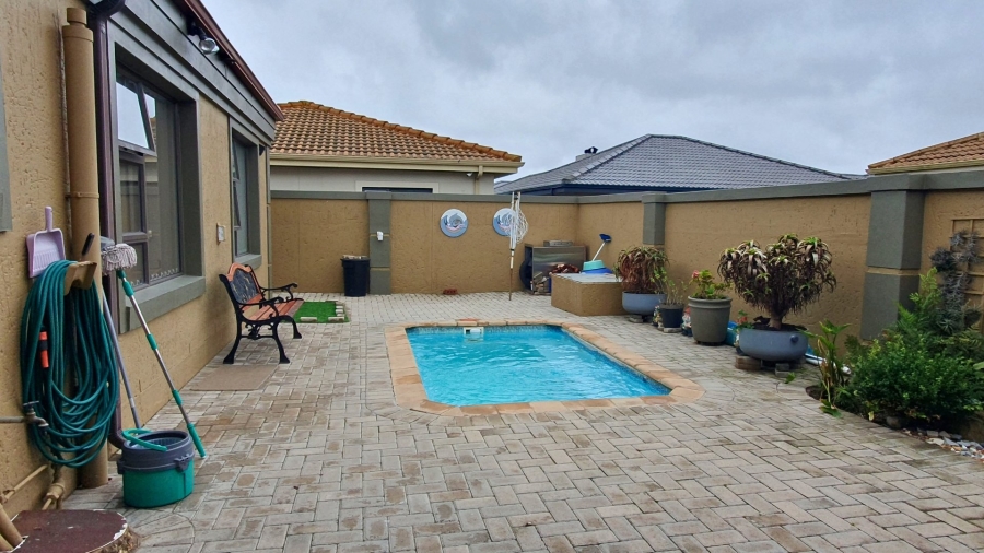 3 Bedroom Property for Sale in Dana Bay Western Cape